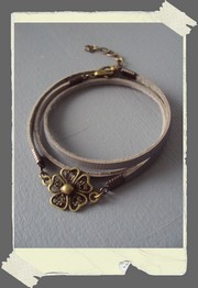 Leather bracelet *Flower...*